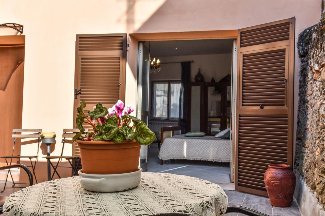 La Terra di Mingo Bed & Breakfast Vado Ligure Bagian luar foto