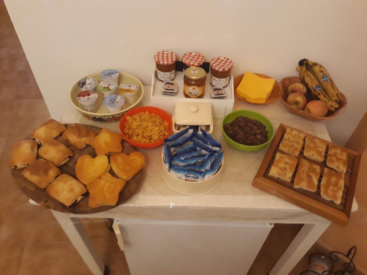 La Terra di Mingo Bed & Breakfast Vado Ligure Bagian luar foto